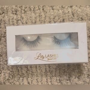 Lilly False Eyelashes Brand New